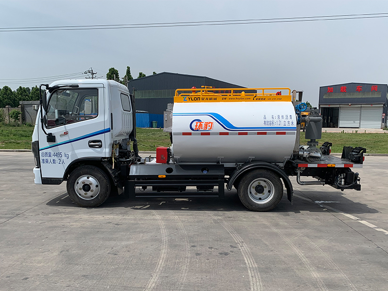 YLLS0338瀝青灑布車(chē)